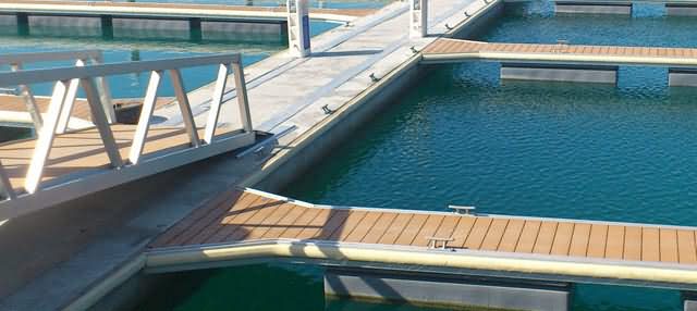 专业高品质防腐木混凝土浮动帆船码头设计、建造工程 浮码头配件