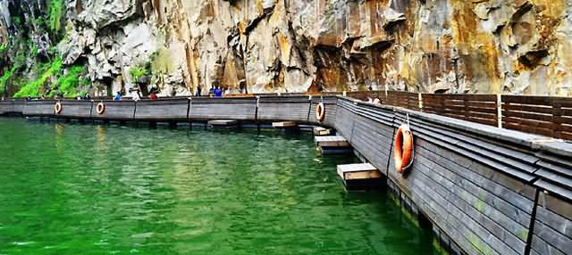 专业高品质防腐木景观浮桥休闲浮台设计、建造工程 浮桥浮箱