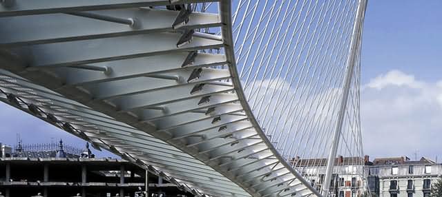 德立专业高品质铝合金人行、骑行桥梁建筑模板定制、焊接、加工