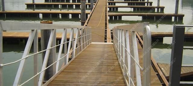 深圳大梅沙游艇码头活动引桥