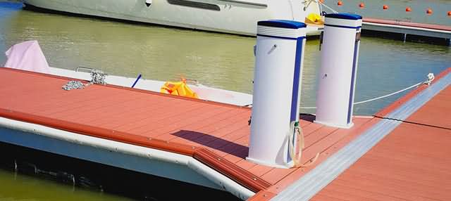 游艇码头、景观浮桥、水上平台空心塑木面板