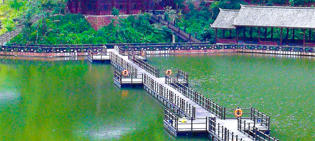 云南普洱水上浮桥